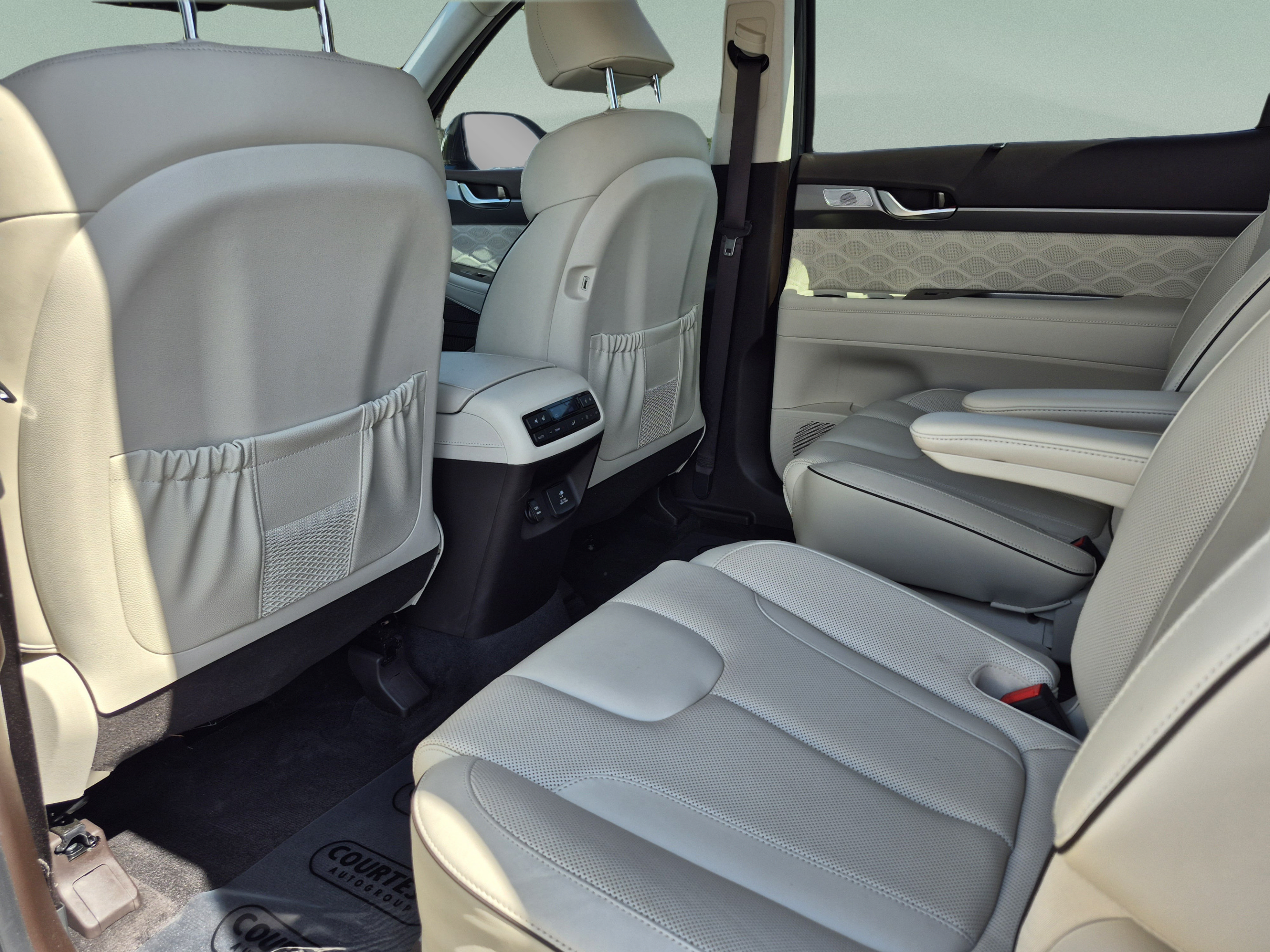 Used 2020 Hyundai Palisade Limited FWD image 18