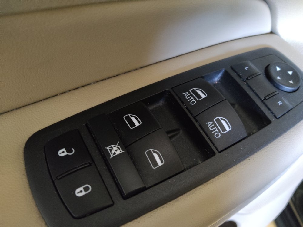 Used 2022 Jeep Grand Cherokee Laredo E AWD/4WD image 27