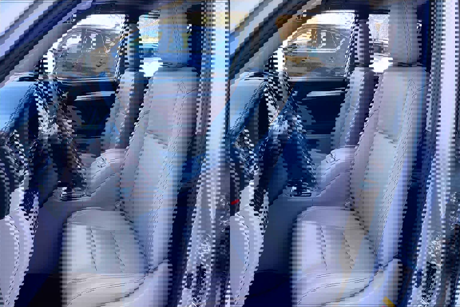 Used 2019 Toyota Highlander XLE w/ Carpet Mat Package (TMS) image 8