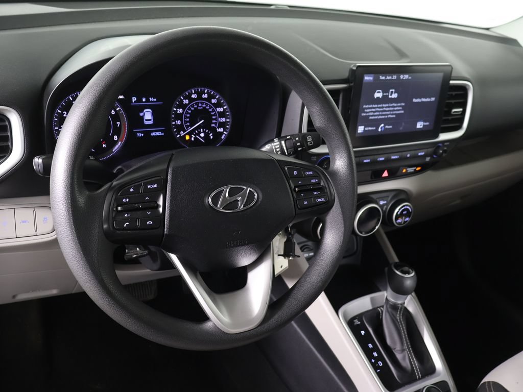 Used 2020 Hyundai Venue SEL FWD image 21