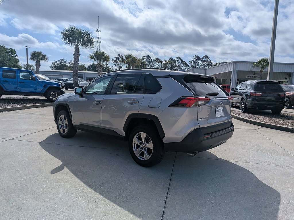 Used 2024 Toyota RAV4 XLE FWD image 5