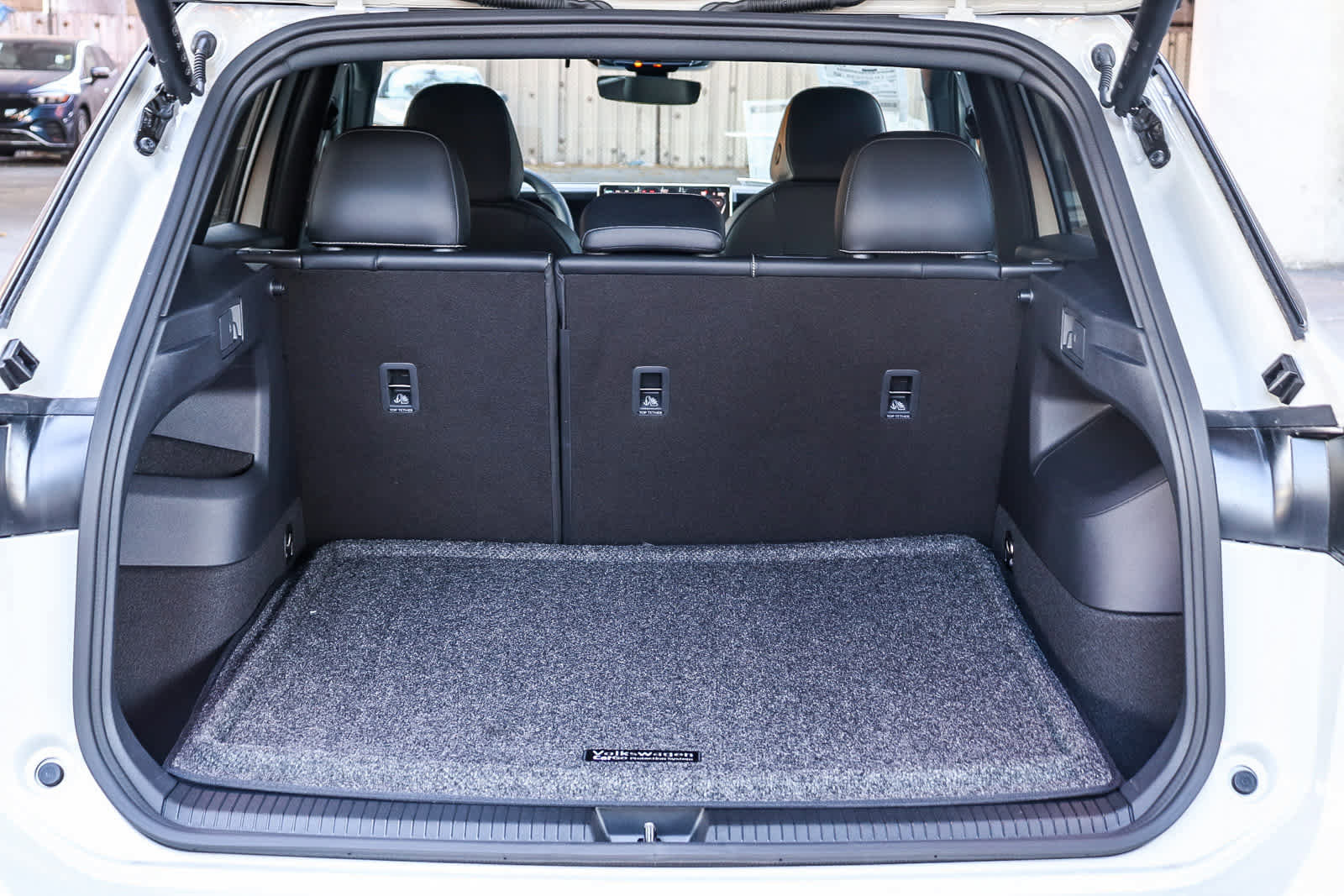 New 2026 Volkswagen Tiguan SE R-Line image 12