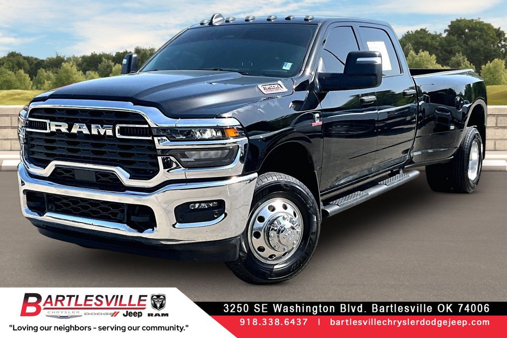 Used 2026 RAM 3500 Tradesman AWD/4WD image 1