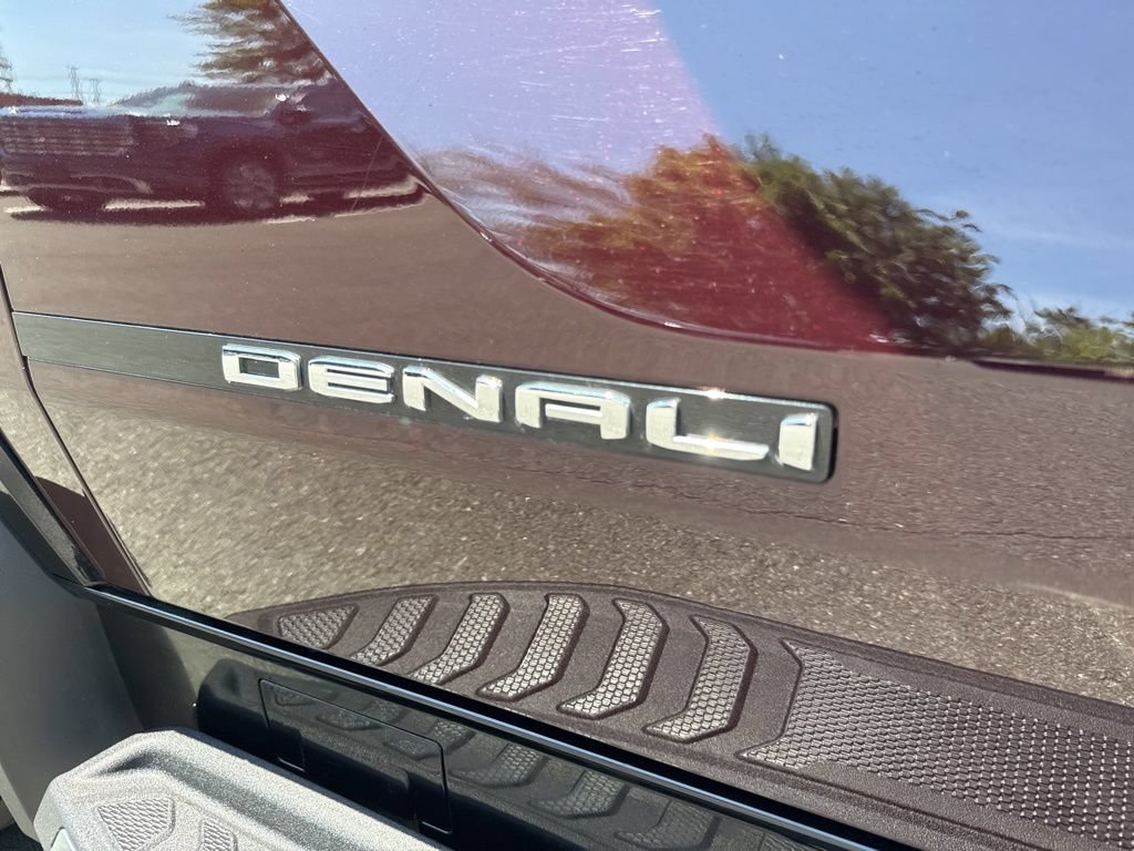 Used 2025 GMC Sierra EV Denali AWD/4WD image 13