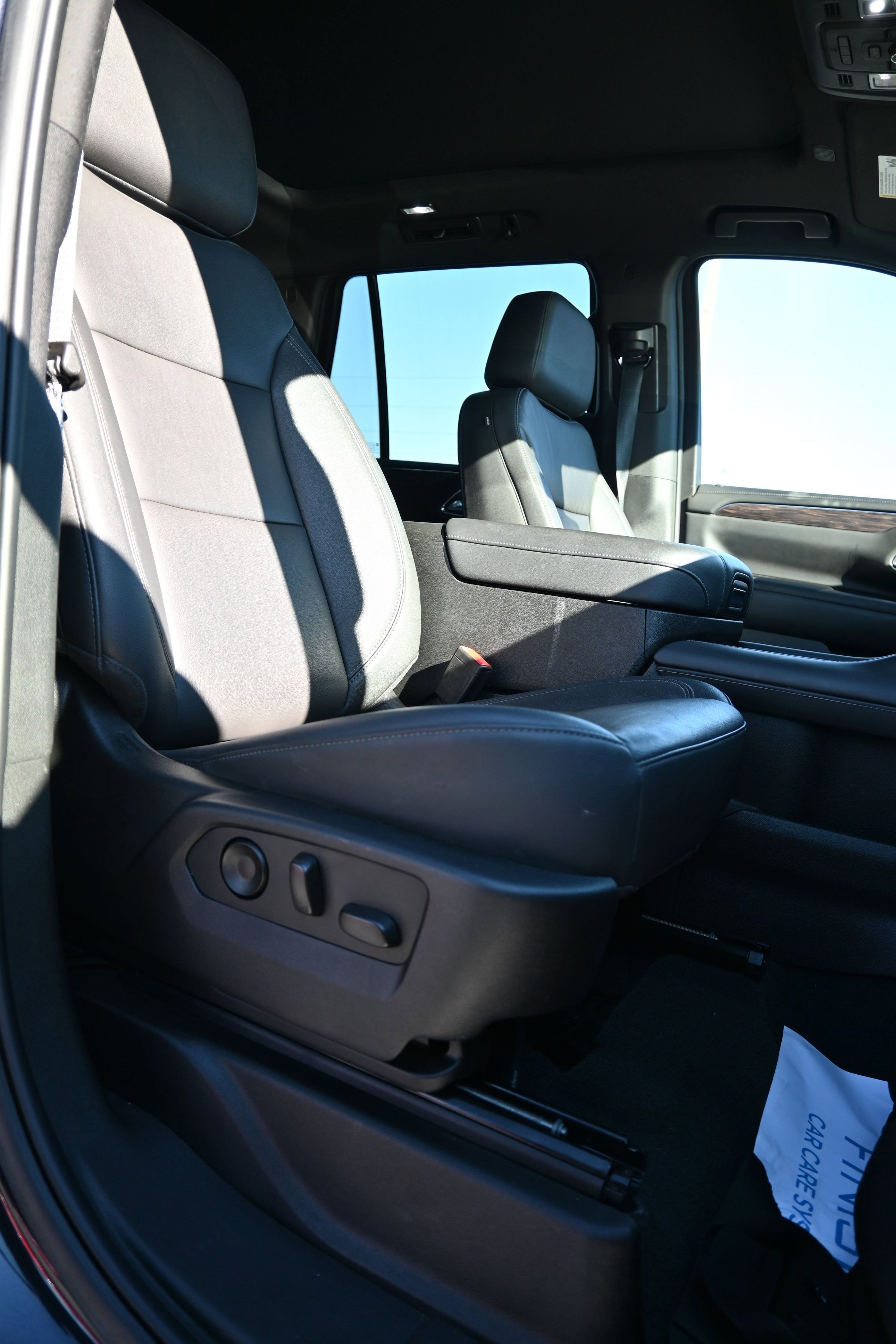 Used 2022 Chevrolet Tahoe Z71 w/ Luxury Package image 33