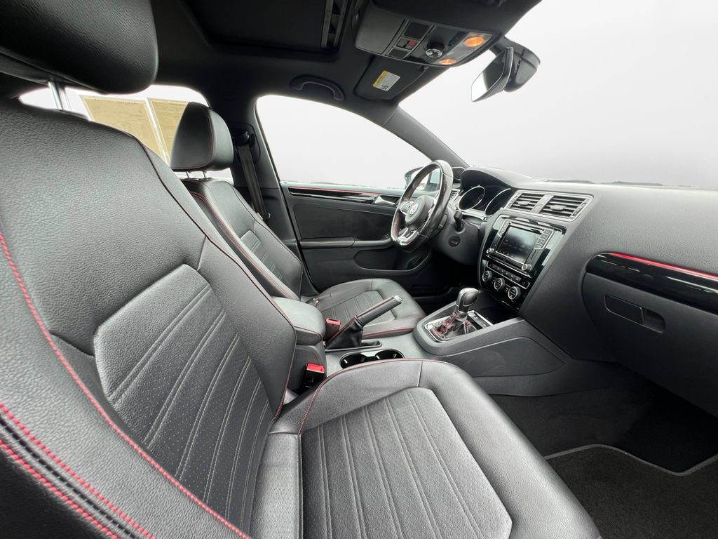 Used 2017 Volkswagen Jetta GLI FWD image 24