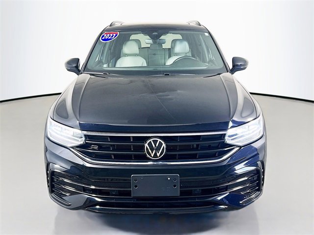 Used 2023 Volkswagen Tiguan SE R-Line image 2