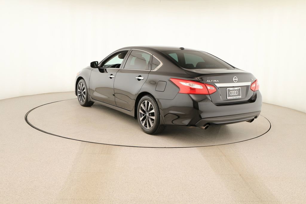 Used 2017 Nissan Altima 2.5 SL w/ 2.5 Technology Package image 4