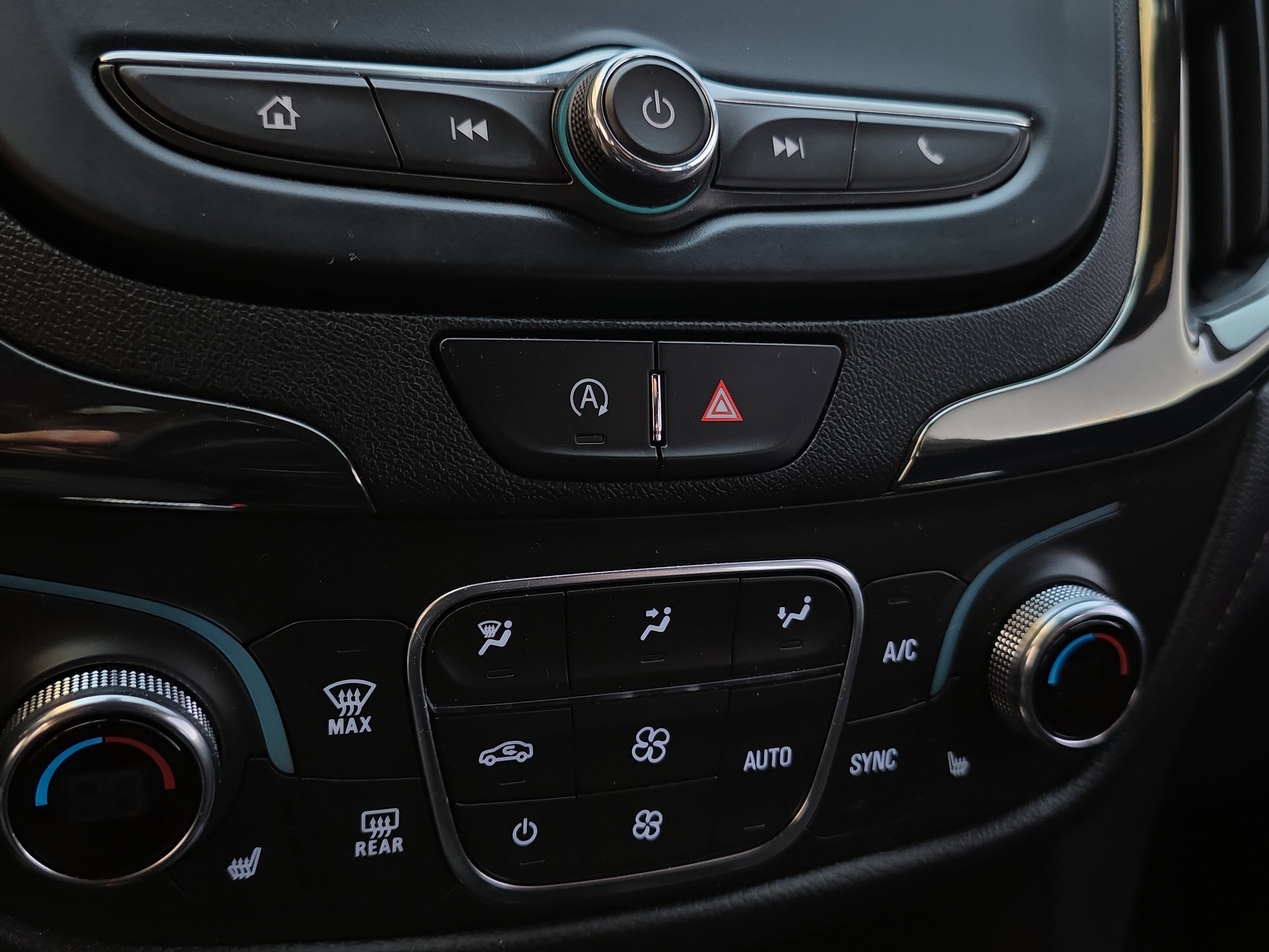 Used 2023 Chevrolet Equinox RS w/ LPO, Cargo Package image 20