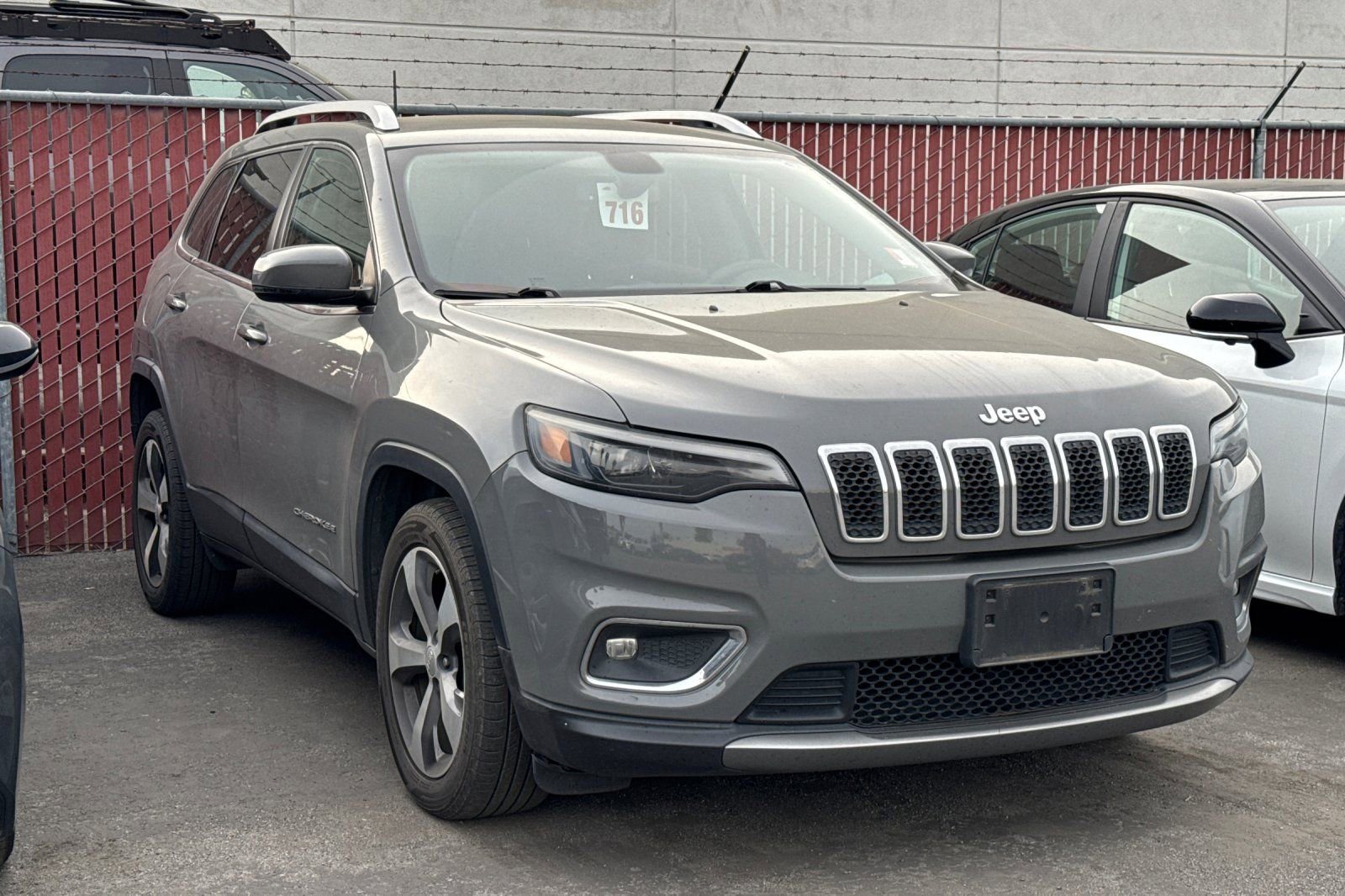 Used 2020 Jeep Cherokee Limited image 2