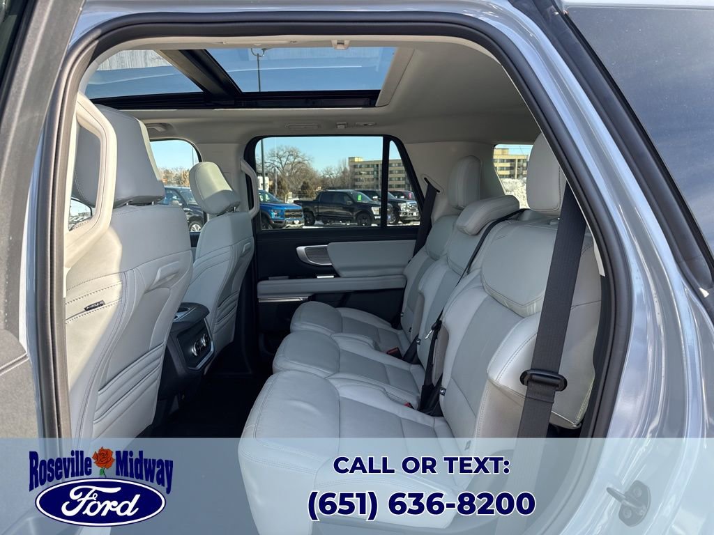 Used 2025 Ford Expedition Platinum image 32