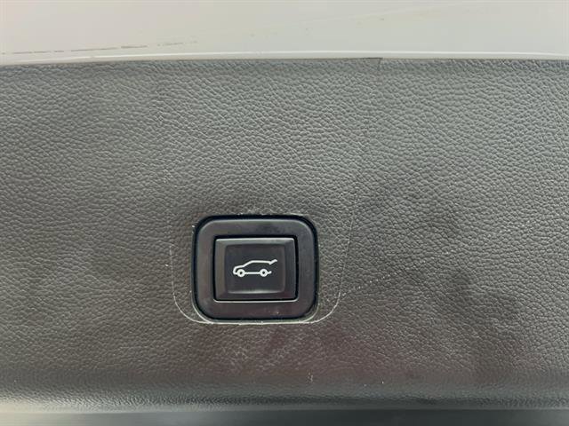 Used 2022 Chevrolet Traverse High Country w/ LPO, Floor Liner Package image 11