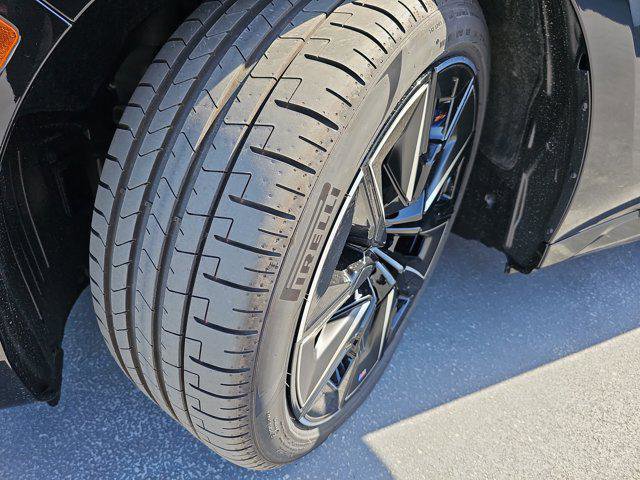 New 2025 BMW 750e xDrive image 35