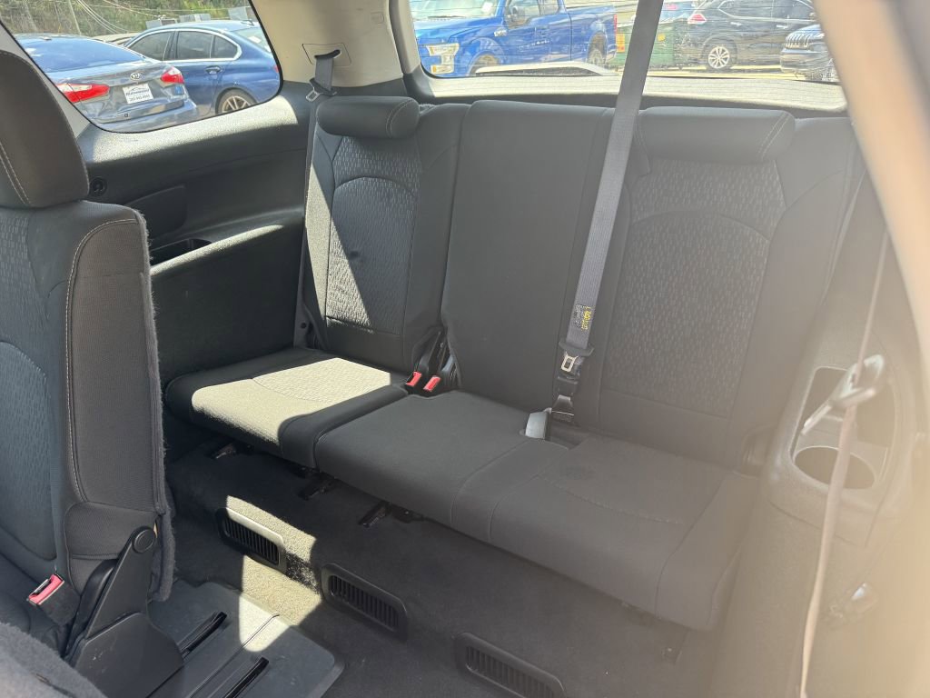 Used 2014 GMC Acadia SLE image 18