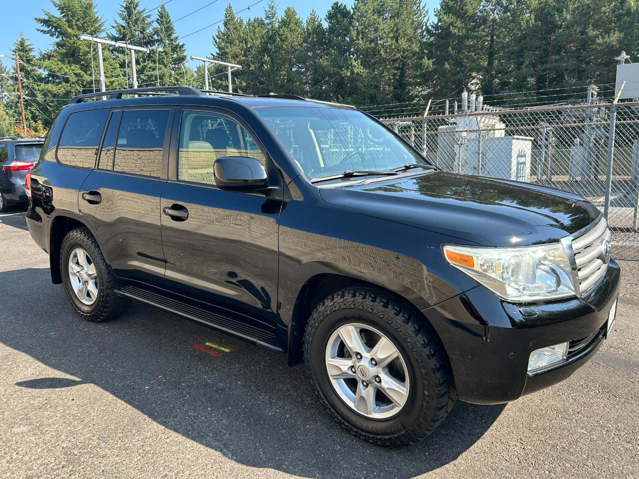 Used 2011 Toyota Land Cruiser w/ Upgrade Pkg AWD/4WD image 3