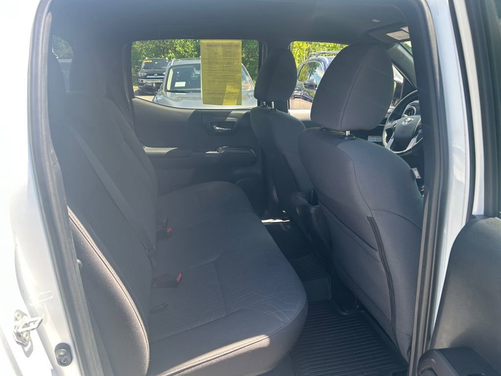 Used 2019 Toyota Tacoma TRD Off-Road w/ Technology Package AWD/4WD image 17