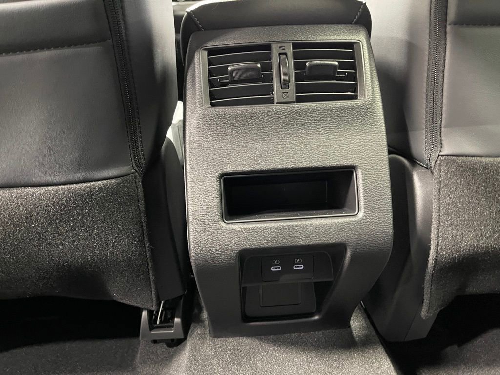 New 2025 Mitsubishi Outlander SE image 26