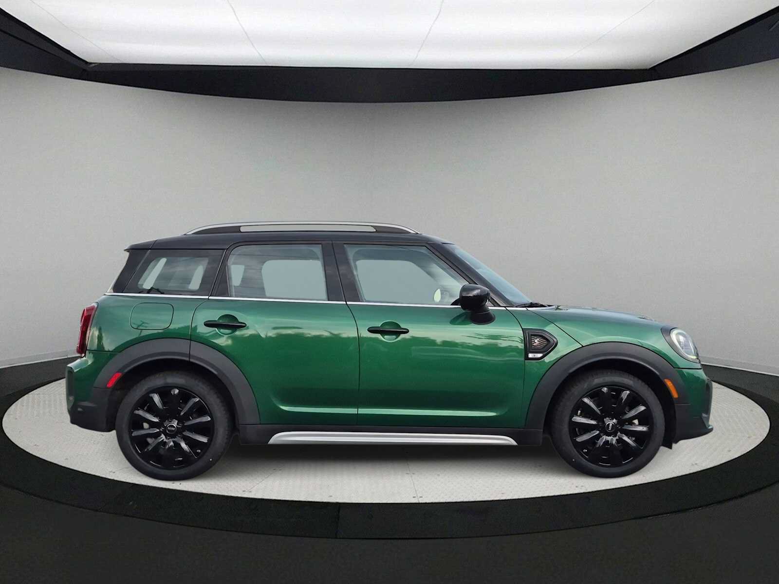 Used 2024 MINI Cooper Countryman S w/ Premium Package FWD image 9