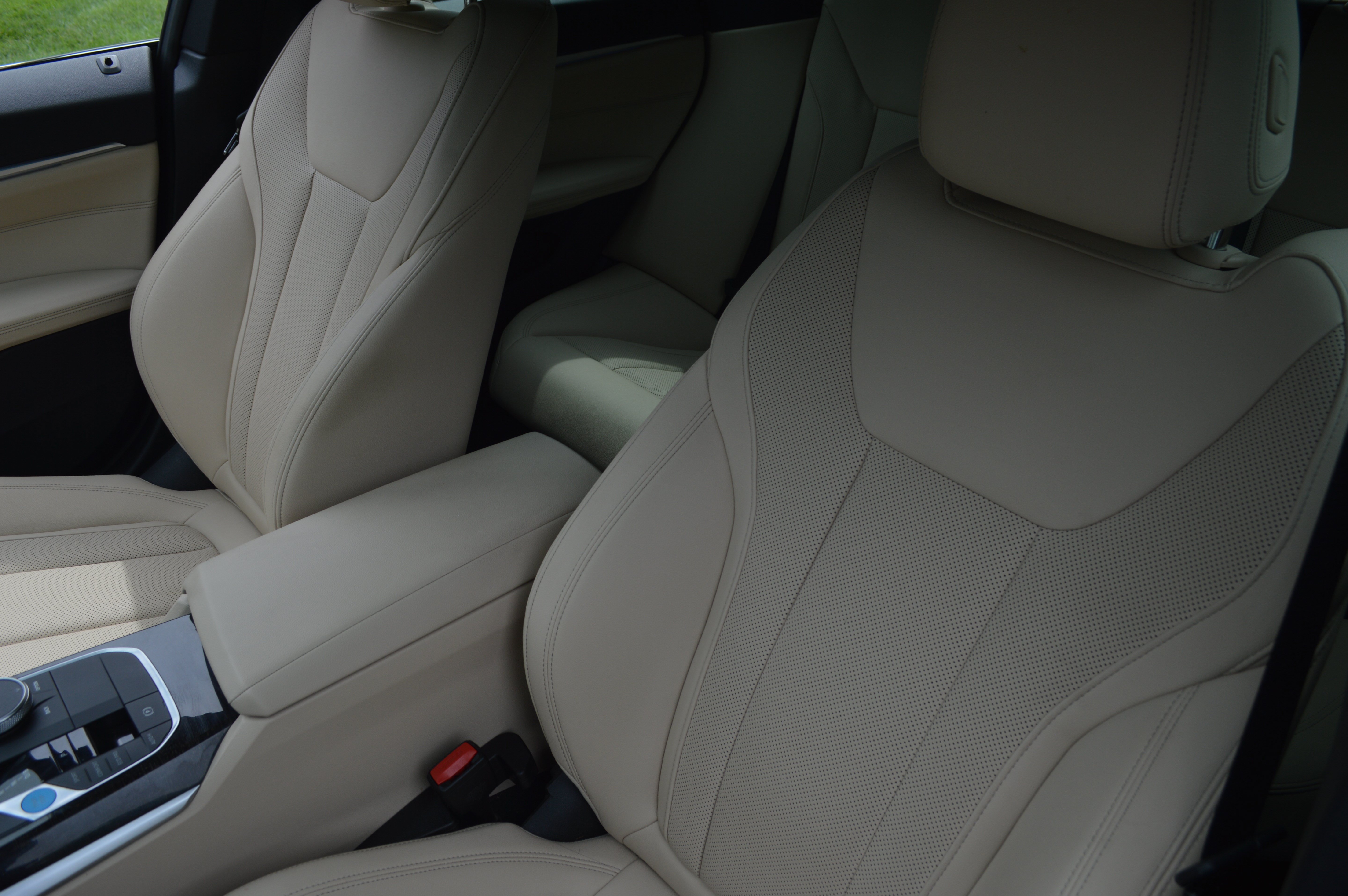 Certified 2024 BMW i4 eDrive35 w/ Convenience Package RWD image 27