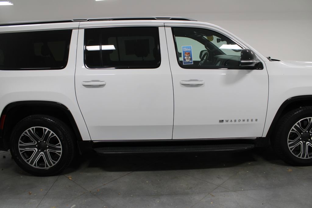 Used 2023 Jeep Wagoneer L Series II image 11