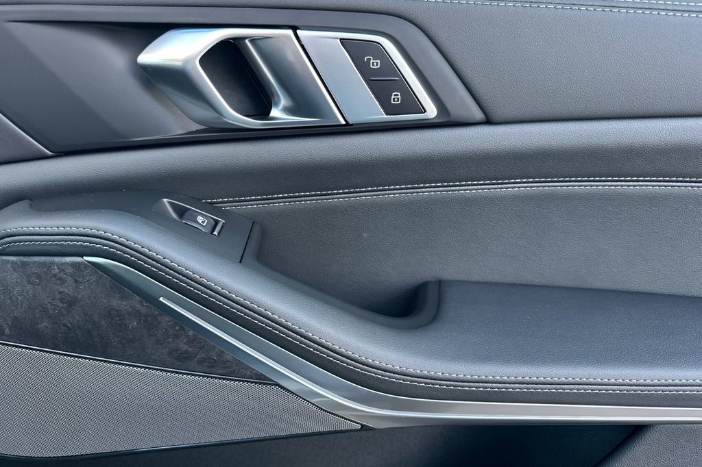 New 2026 BMW X5 sDrive40i w/ Climate Comfort Package image 19