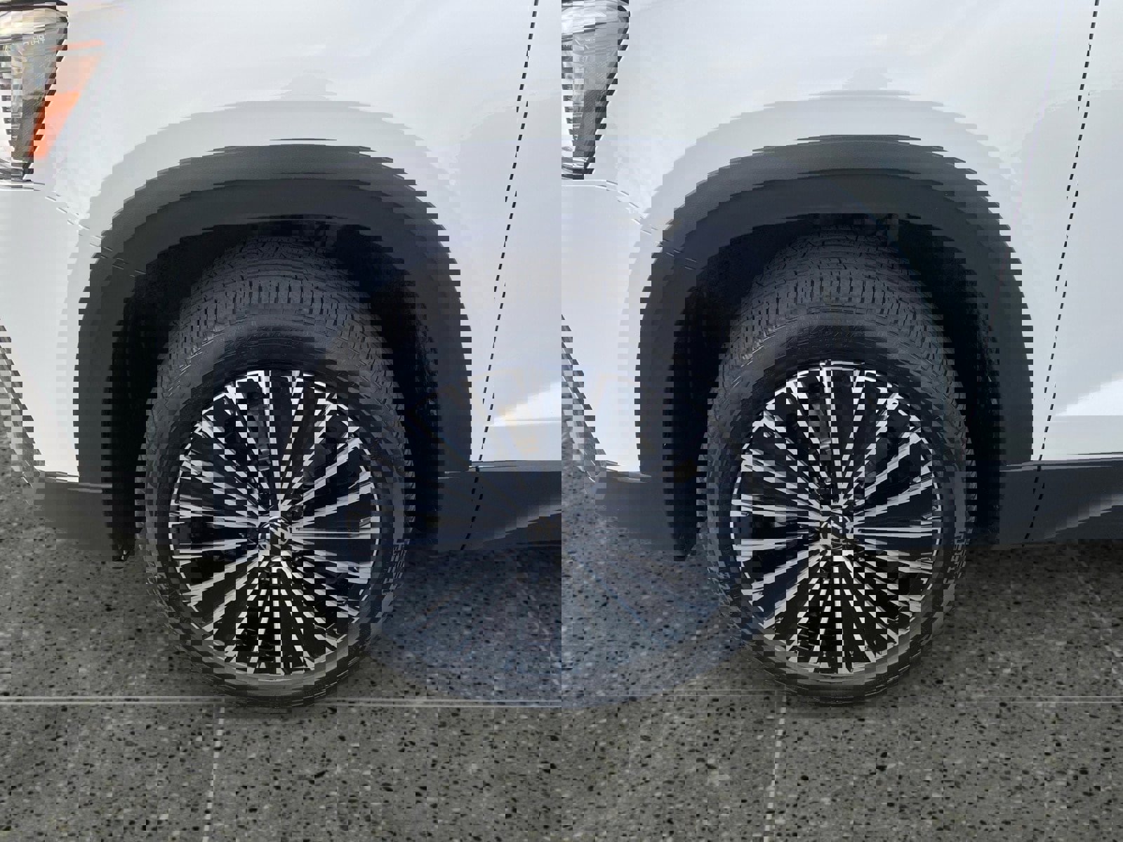 Used 2025 Volkswagen Taos SE image 14