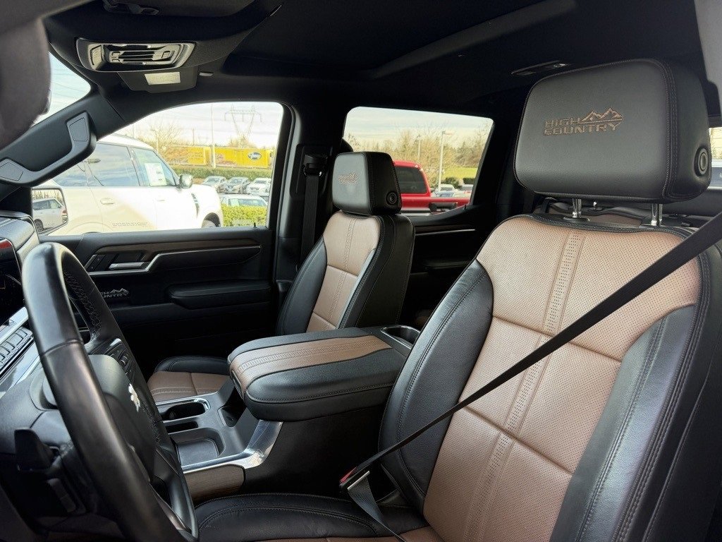 Used 2025 Chevrolet Silverado 1500 High Country w/ Technology Package image 15
