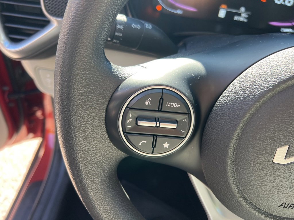 Used 2023 Kia Soul LX w/ LX Technology Package image 14