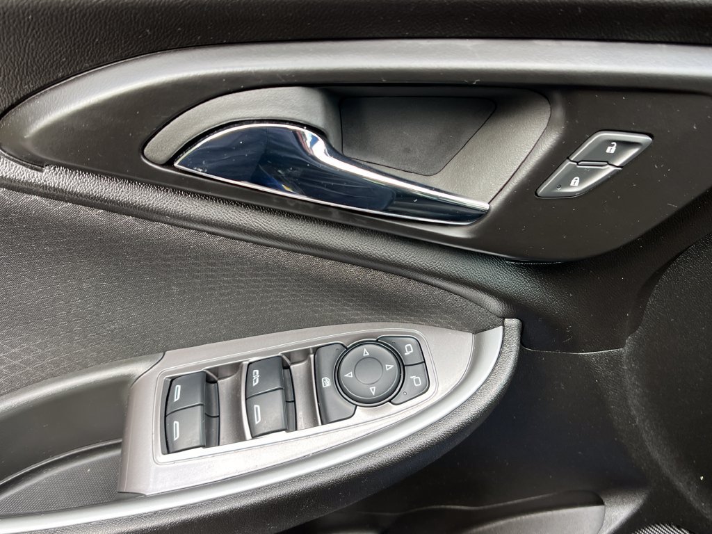 Used 2023 Chevrolet Malibu LT FWD image 12