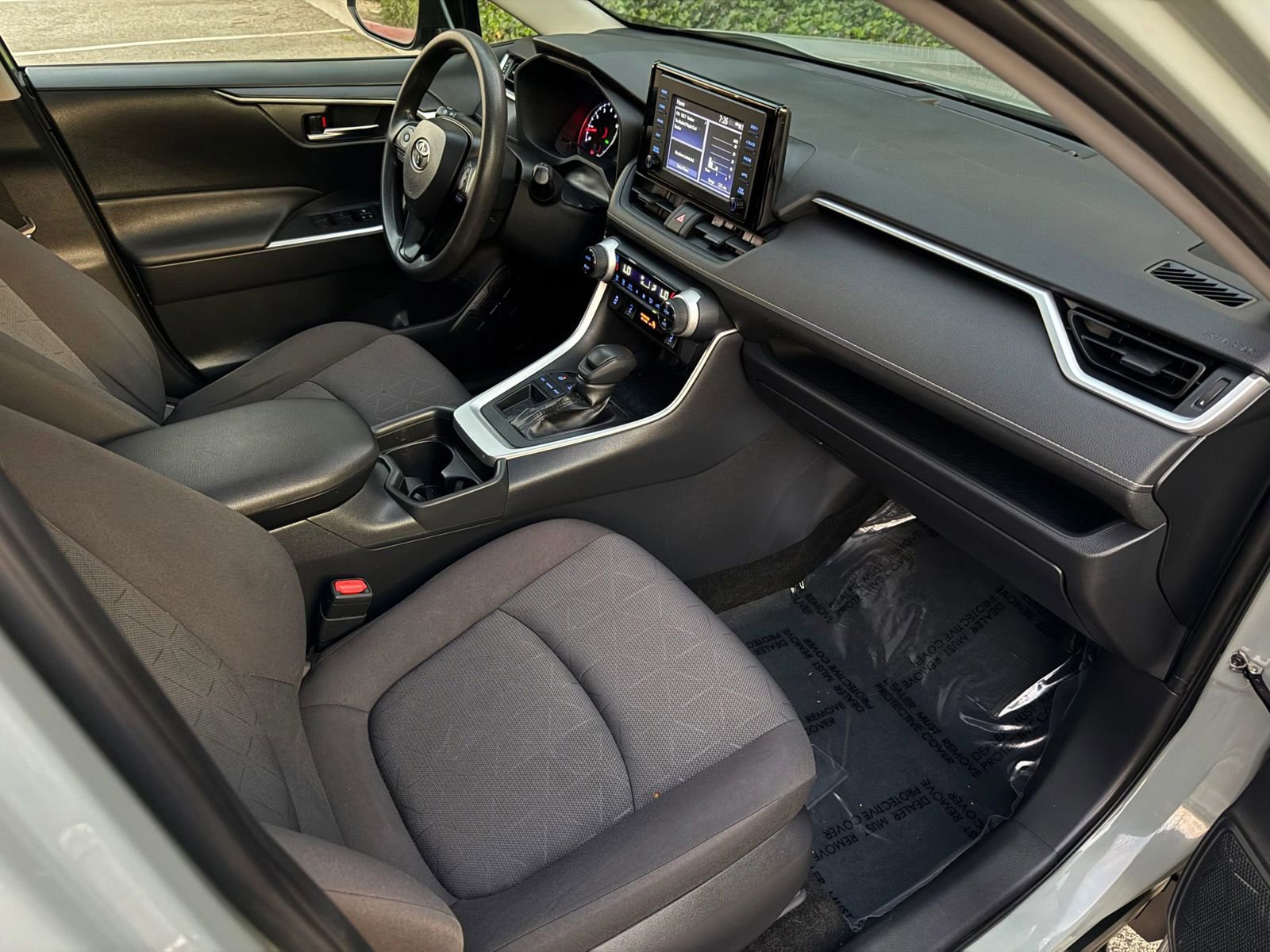 Used 2019 Toyota RAV4 XLE w/ Convenience Package FWD image 43