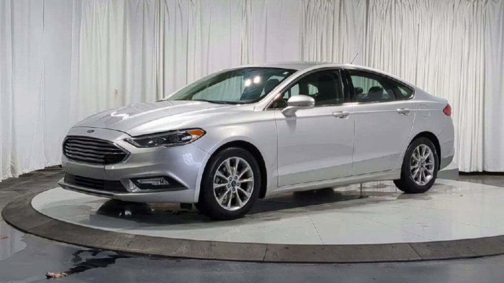 Used 2017 Ford Fusion SE w/ Fusion SE Technology Package image 5