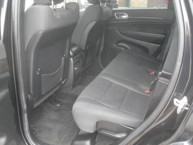 Used 2012 Jeep Grand Cherokee Laredo w/ Laredo E Group image 14