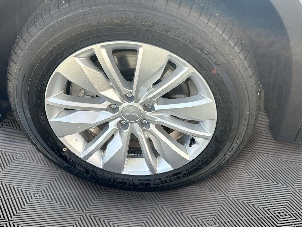 New 2026 Mitsubishi Outlander ES FWD image 34