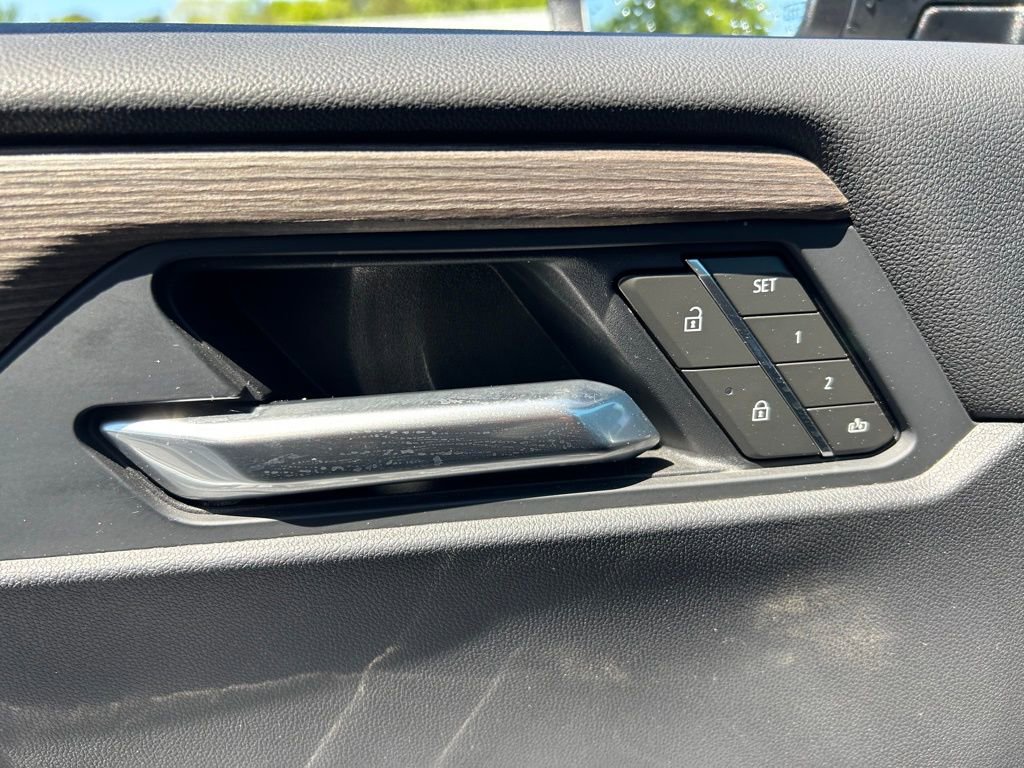 Used 2025 GMC Acadia Denali image 56