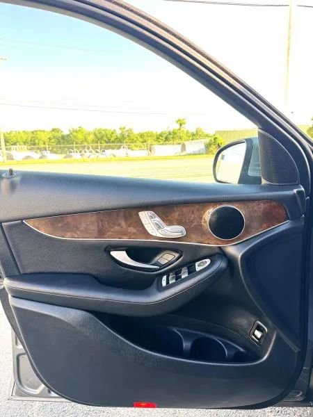 Used 2017 Mercedes-Benz GLC 300 image 17