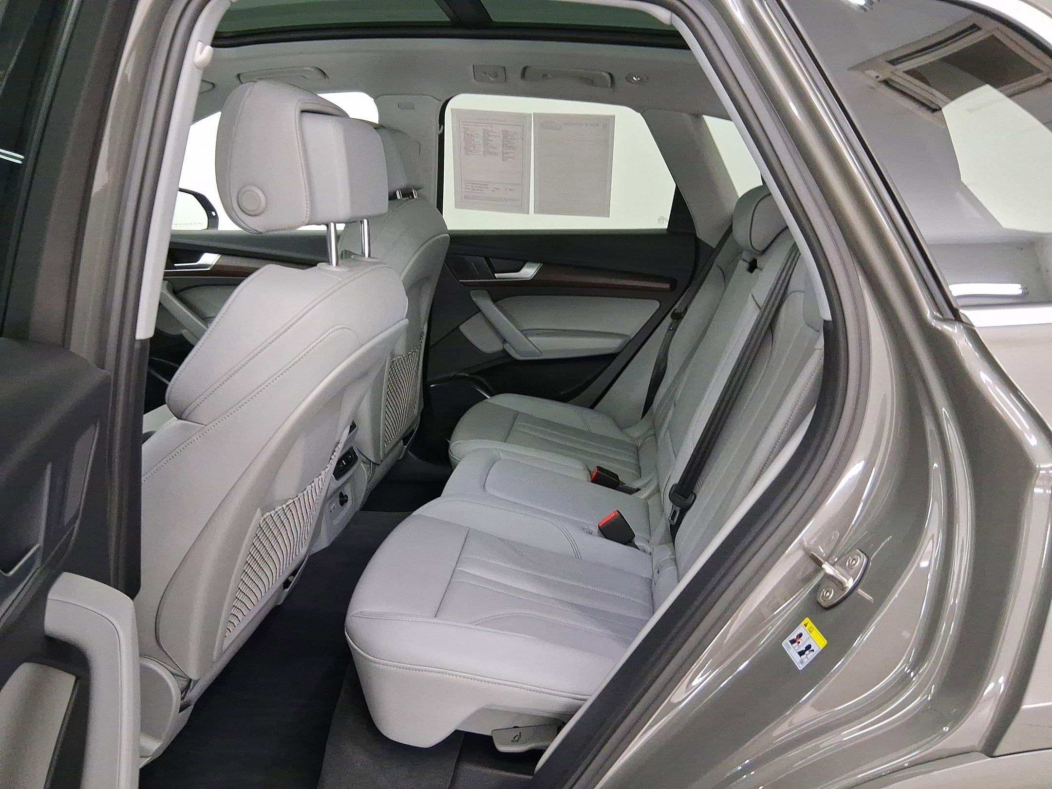 Used 2025 Audi Q5 e Premium image 12