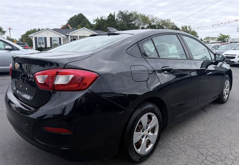 Used 2017 Chevrolet Cruze LS FWD image 7
