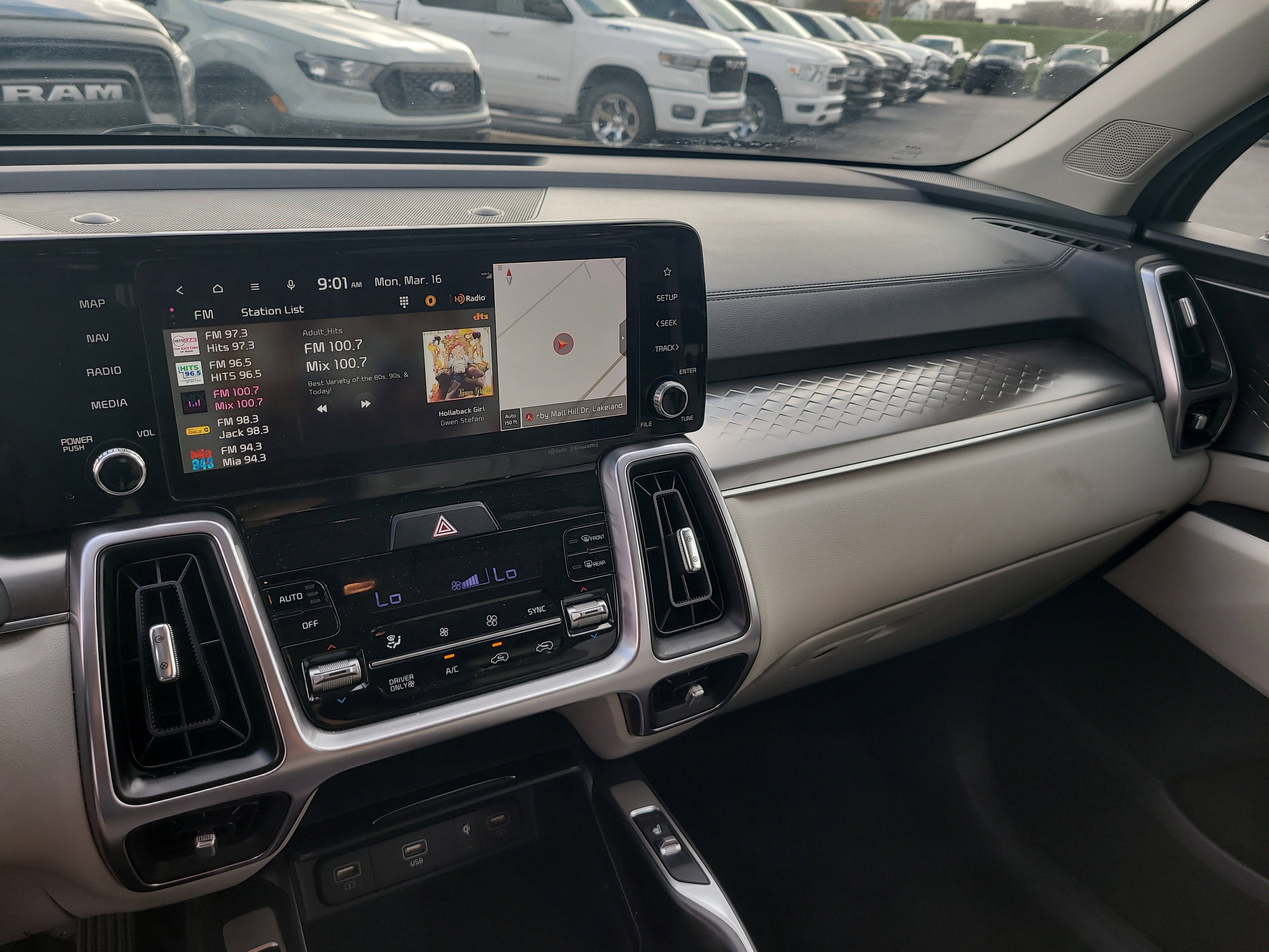 Used 2023 Kia Sorento EX image 21