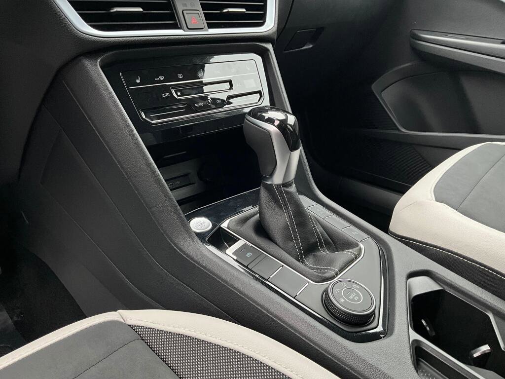 New 2026 Volkswagen Taos SE image 20