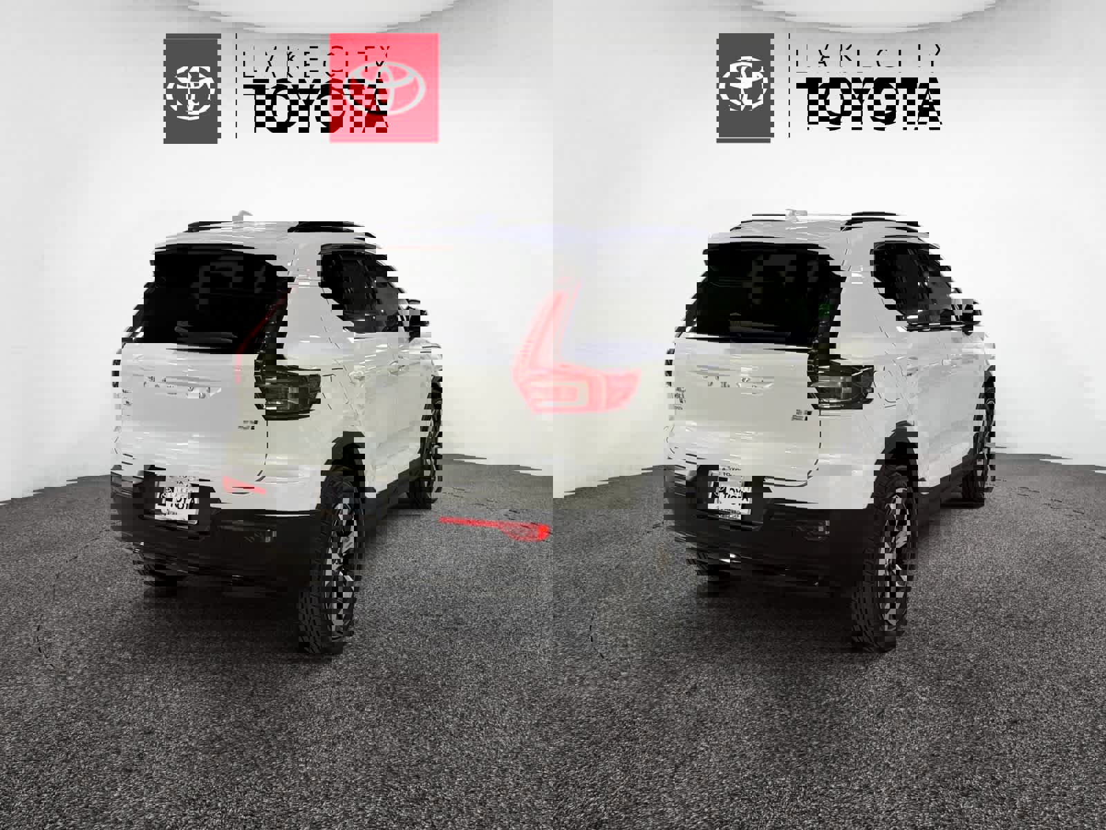 Used 2024 Volvo XC40 B5 Plus AWD/4WD image 8