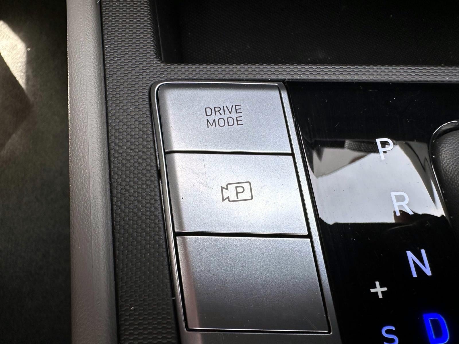 Used 2024 Hyundai Elantra SEL FWD image 25