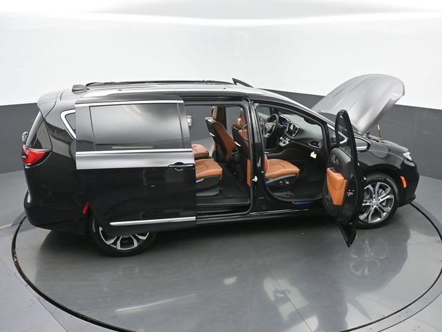 New 2026 Chrysler Pacifica Pinnacle image 57