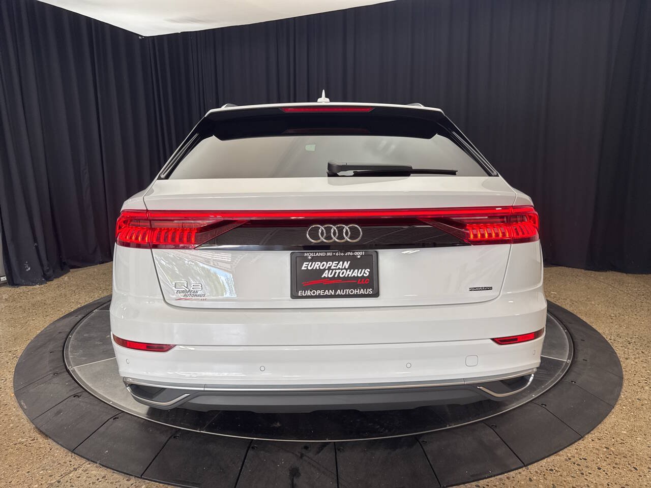Used 2023 Audi Q8 Premium w/ Convenience Package AWD/4WD image 6