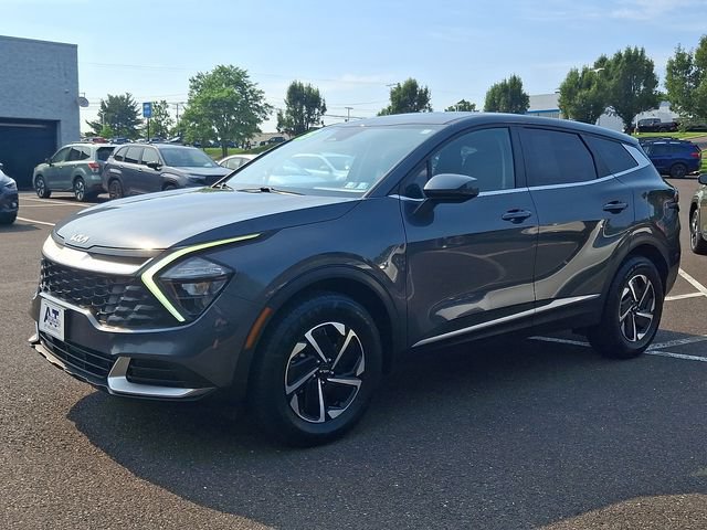 Used 2023 Kia Sportage LX AWD/4WD image 3