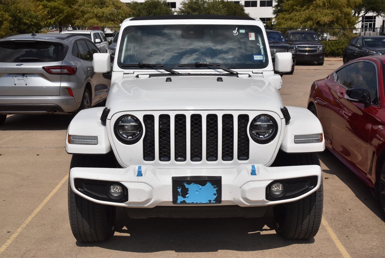 Used 2021 Jeep Wrangler Unlimited Sahara AWD/4WD image 3