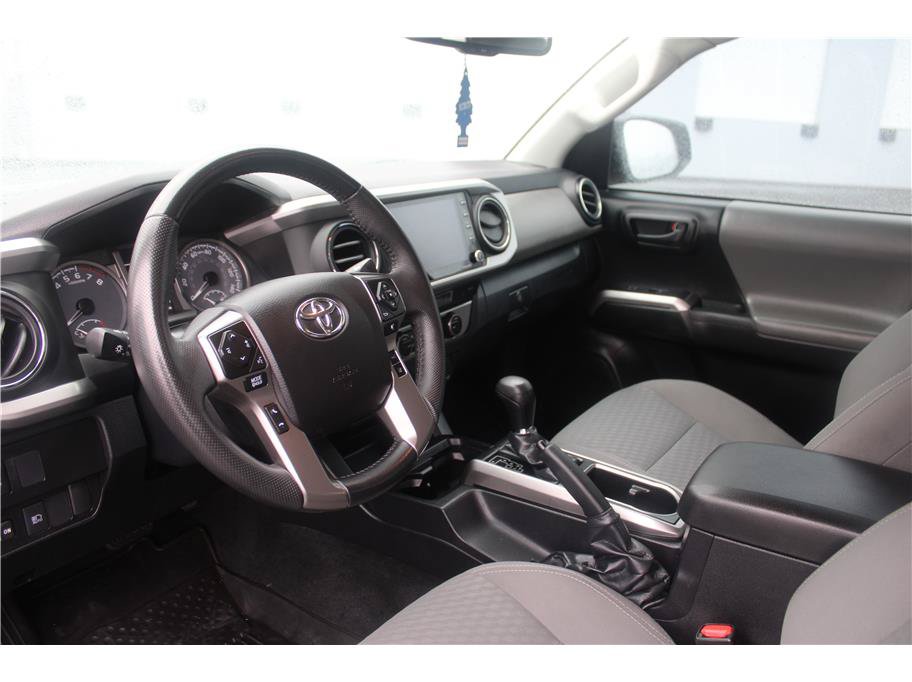 Used 2022 Toyota Tacoma SR5 w/ Technology Package AWD/4WD image 9