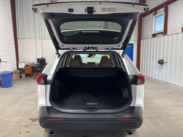 Used 2020 Toyota RAV4 XLE w/ Convenience Package AWD/4WD image 19