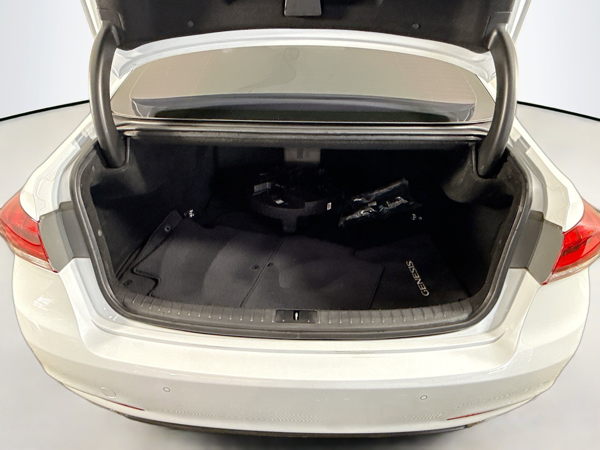 Used 2016 Hyundai Genesis 3.8 w/ Option Group 02 RWD image 35