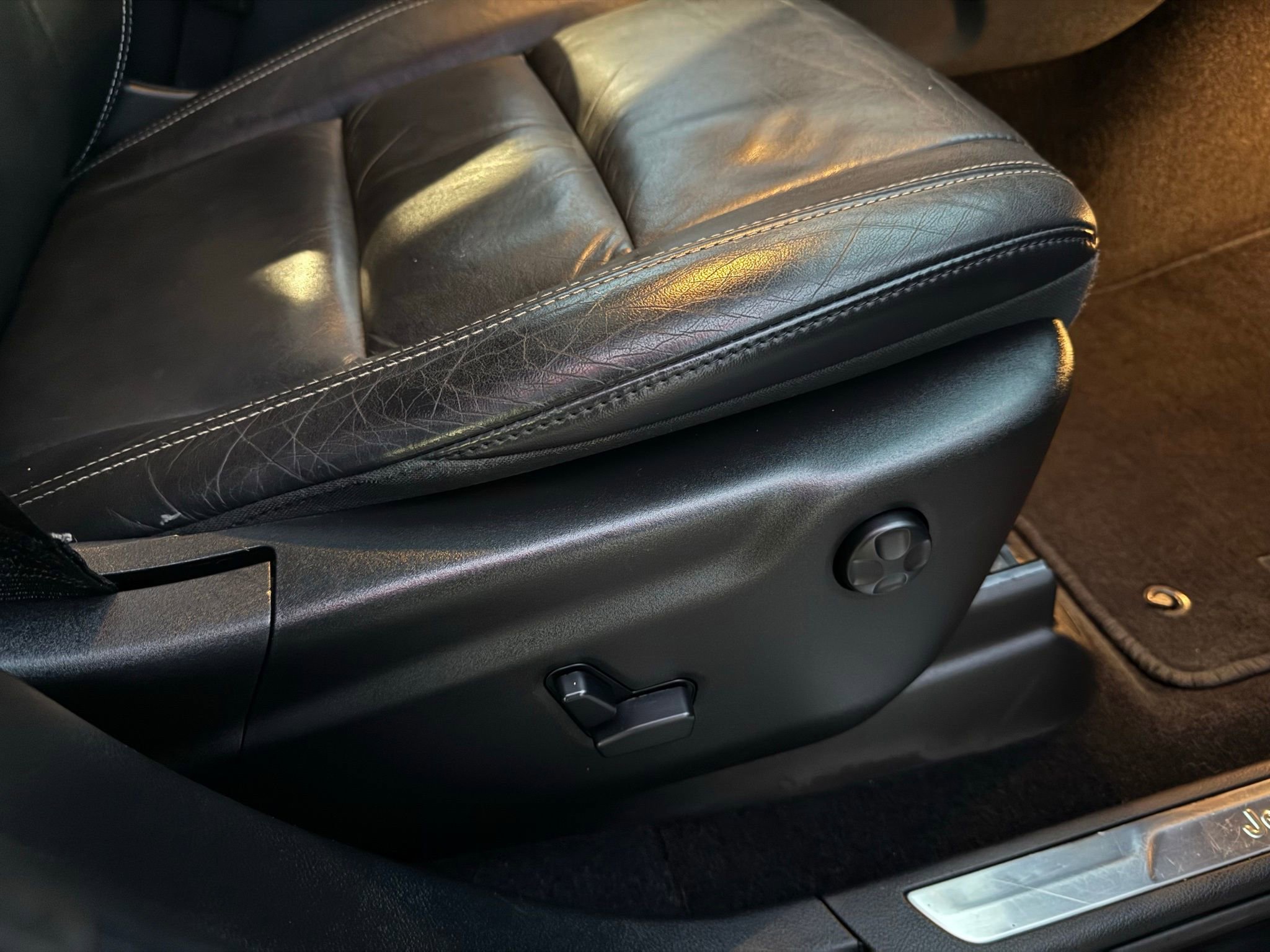 Used 2015 Jeep Grand Cherokee Limited image 18