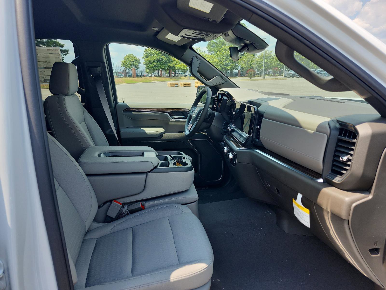 New 2026 GMC Sierra 1500 SLE image 8